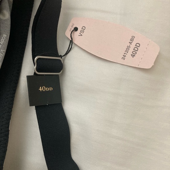 NWT Victoria’s Secret Body by Victoria Perfect Coverage Polka Dot Black Bra 40DD - Picture 3 of 5